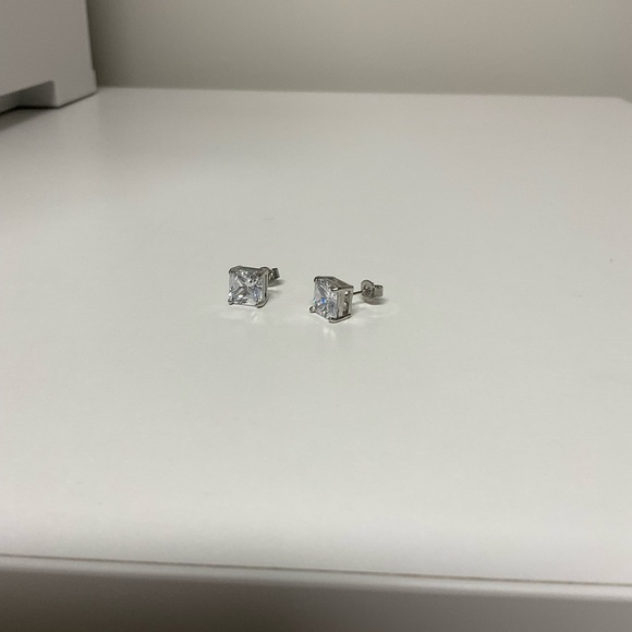 .925 Sterling Silver Earrings - Picture 1 of 1